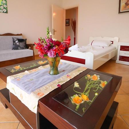 Apartments Vila Roboci Sarande Ngoại thất bức ảnh