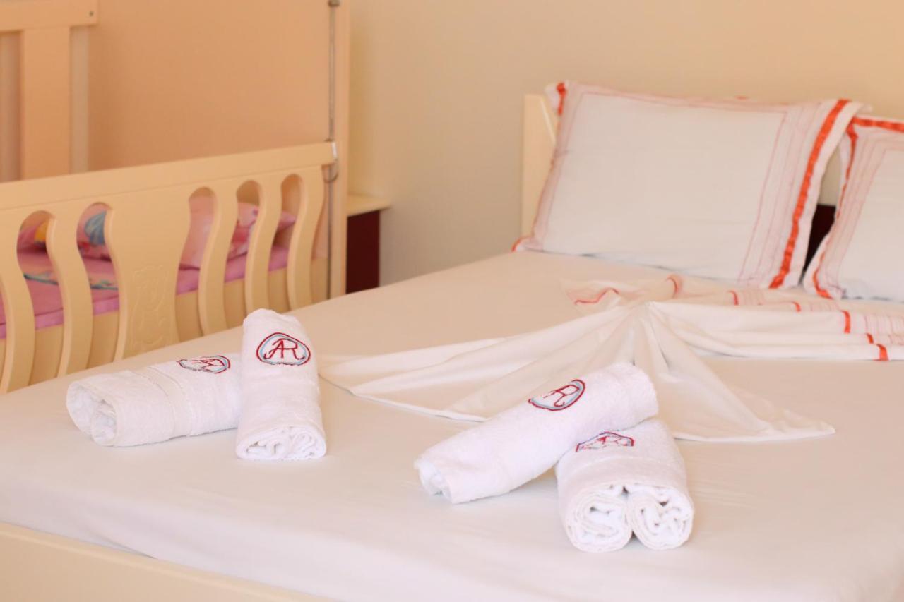 Apartments Vila Roboci Sarande Ngoại thất bức ảnh
