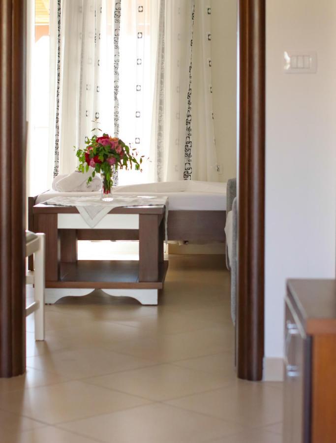 Apartments Vila Roboci Sarande Ngoại thất bức ảnh