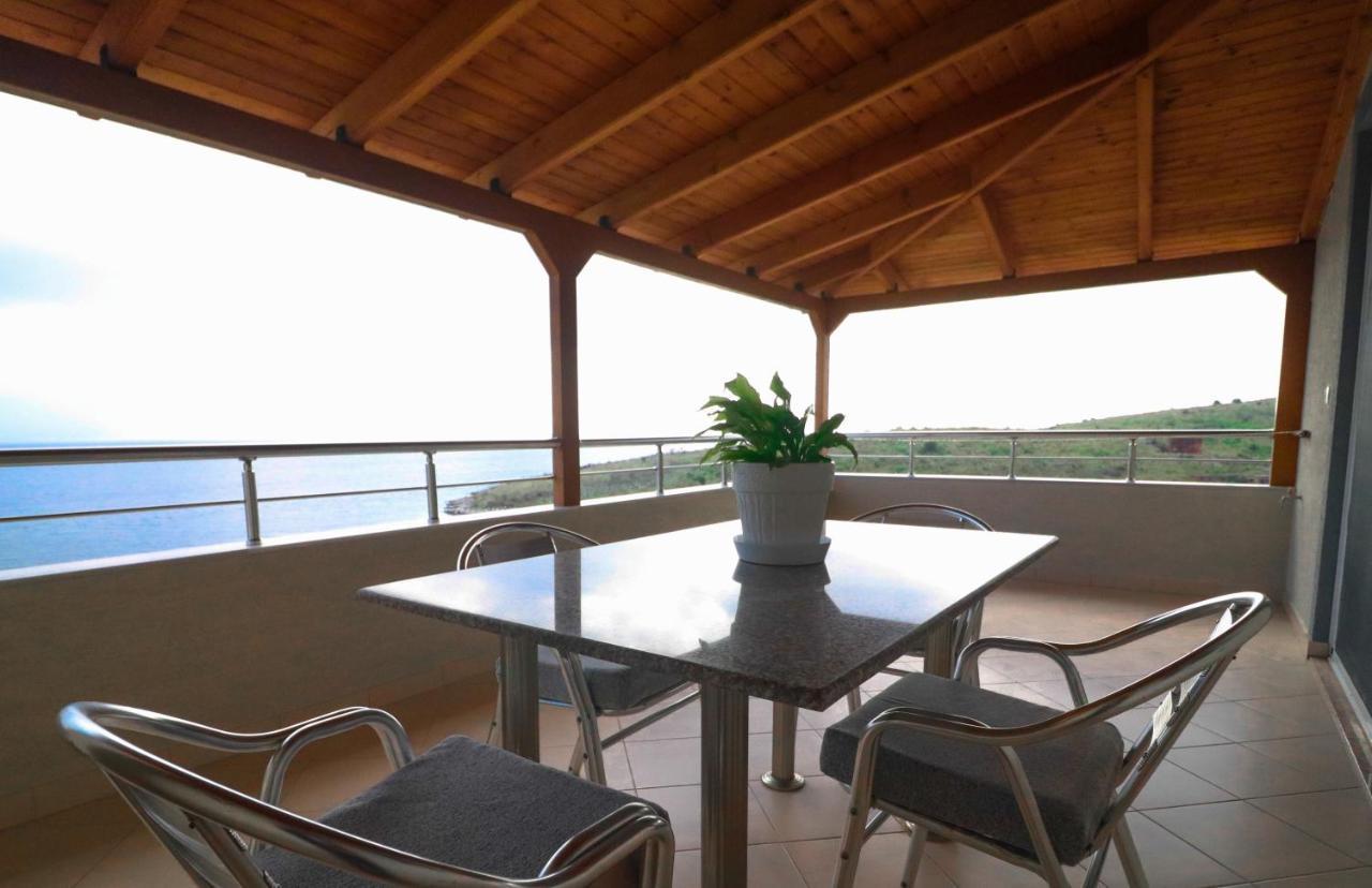 Apartments Vila Roboci Sarande Ngoại thất bức ảnh