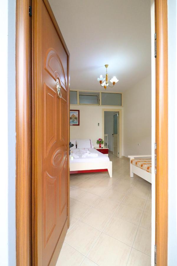 Apartments Vila Roboci Sarande Ngoại thất bức ảnh